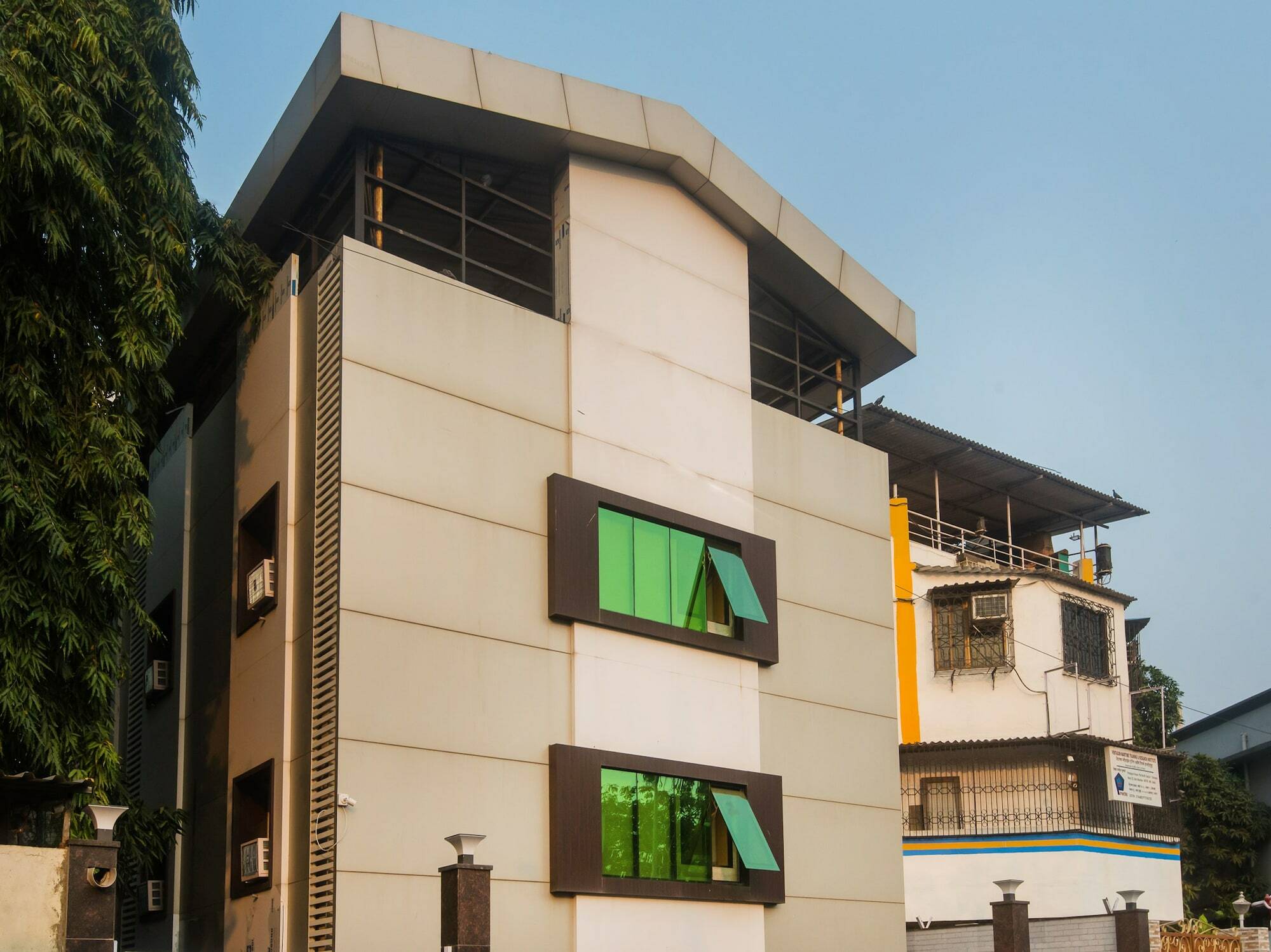 FabHotel Starwood Residency Navi Mumbai Exterior foto
